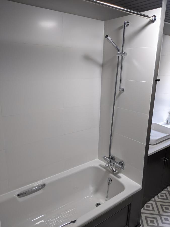 Central Hawick Spacious Stylish Flat With Log Burner 외부 사진