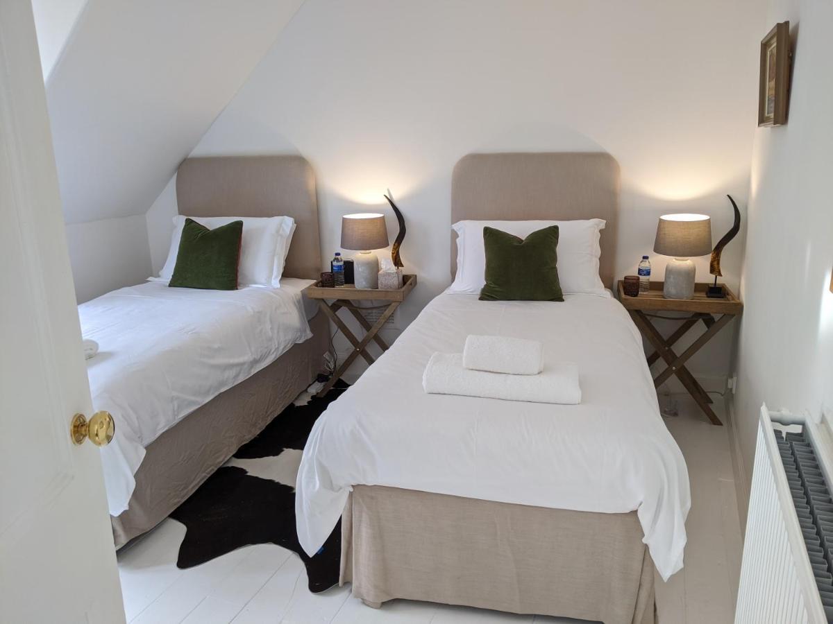 Central Hawick Spacious Stylish Flat With Log Burner 외부 사진