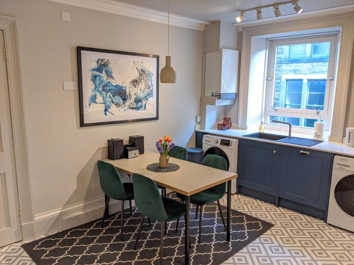 Central Hawick Spacious Stylish Flat With Log Burner 외부 사진