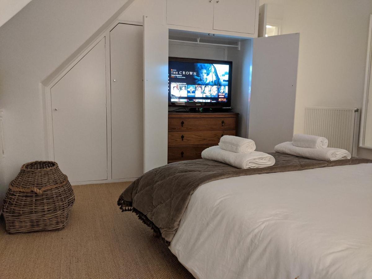 Central Hawick Spacious Stylish Flat With Log Burner 외부 사진