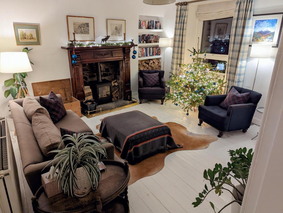 Central Hawick Spacious Stylish Flat With Log Burner 외부 사진